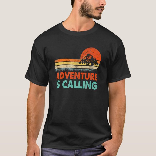 T-shirt Camping Adventure Appelle Mountain Randonnée Sayin (Devant)