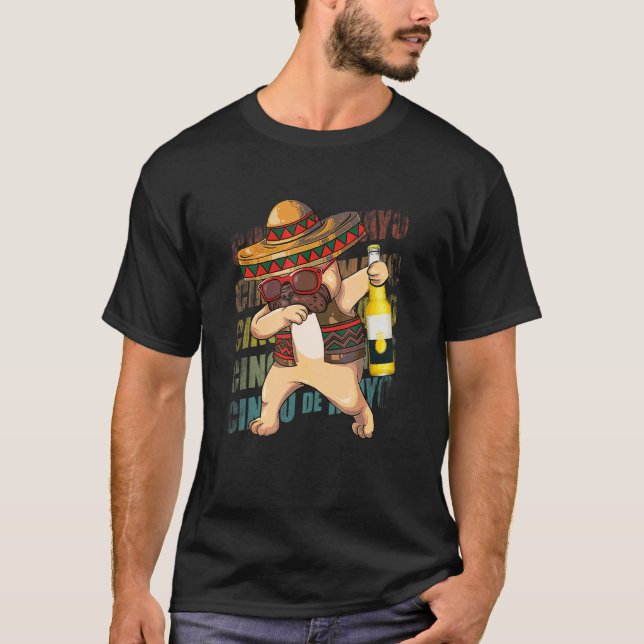 T-shirt Carlin mexicain Dabbing Chien Cinco De Mayo Poncho (Devant)