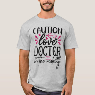 T-shirt Carson, le médecin de l'amour dans la fabrication