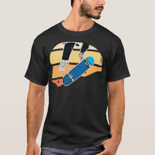 T-shirt Casque de skateboard rétros coloré avec Kickflip