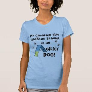 T-shirt cavalier de chien d'agilité d'épagneul du