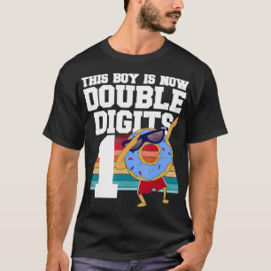 T-shirt Ce garçon est maintenant double chiffres 10e anniv