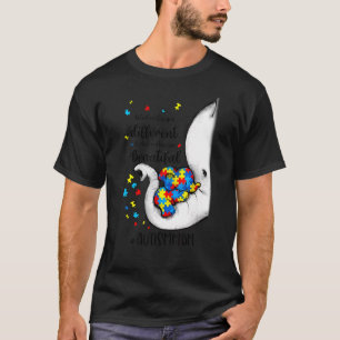 T-shirt Ce qui vous rend différents Elephant Maman Autisme
