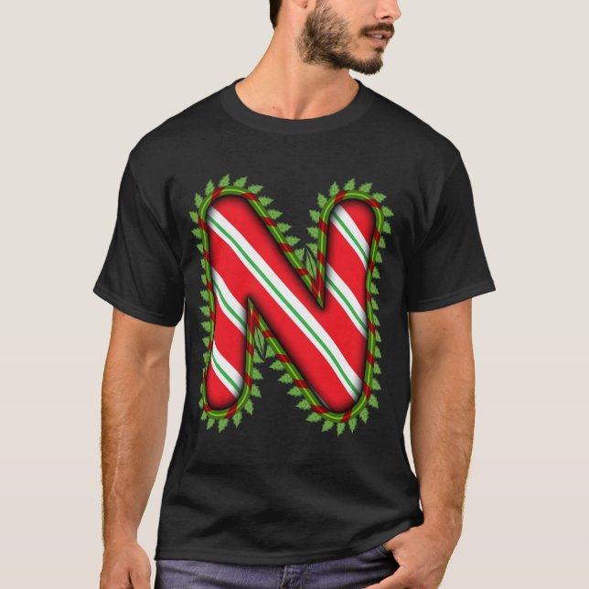 T-shirt Célébrez Noël avec les lettres de votre nom (Devant)