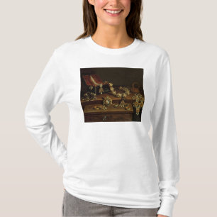T-shirt Cercueil de bijoux sur une table