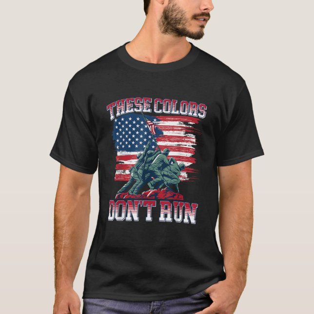 T-shirt Ces couleurs n'exécutent pas American Flag (Devant)