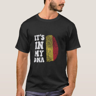 T-shirt C'est drôle dans mon ADN Belgique drapeau Empreint