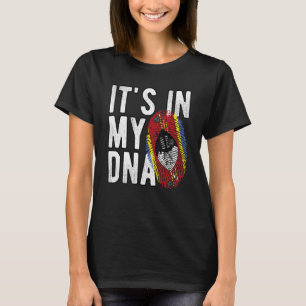T-shirt C'est drôle dans mon ADN drapeau Eswatini Empreint