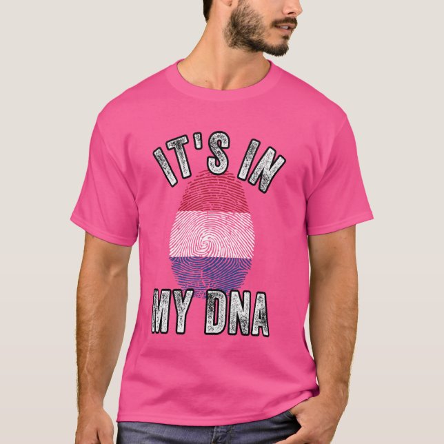T-shirt C'est drôle dans mon ADN Pays-Bas drapeau Empreint (Devant)