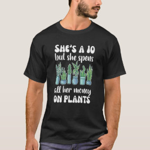 T-shirt C'est une dizaine, mais elle dépense tout son arge