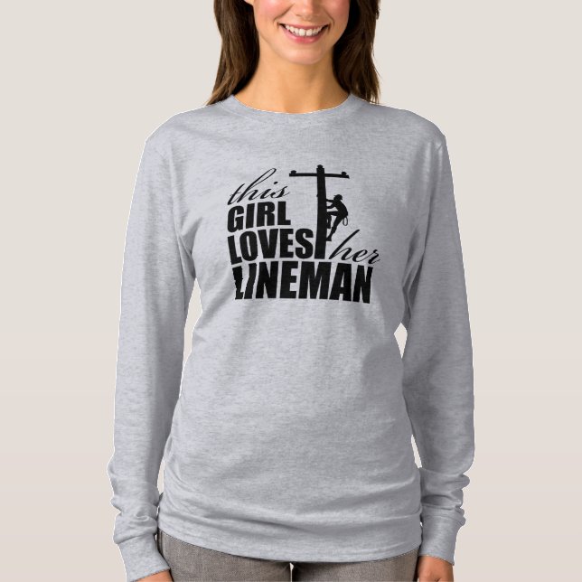 T-shirt Cette fille aime la longue douille de ses femmes (Devant)