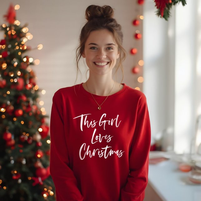 T-shirt Cette fille aime Noël Brosse tendance Script (This Girl Loves Christmas Trendy Brush Script T-Shirt)