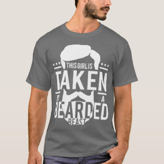 T-shirt Cette Fille Est Prise Par Un Homme Porté