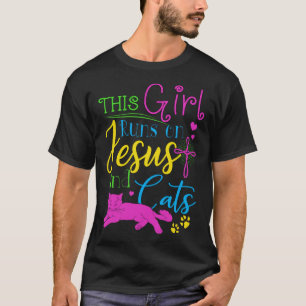 T-shirt Cette fille fonctionne à Jésus et aux chats Chat
