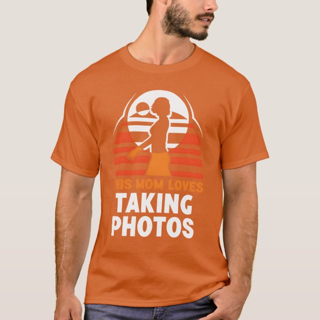 T-shirt Cette maman aime faire des photos Mère Fond de pho (Devant)