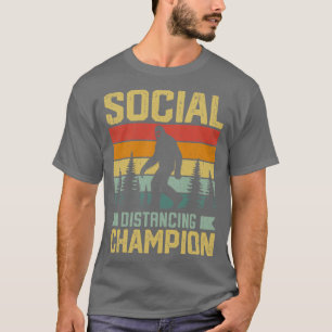 T-shirt CHAMPION DISTANCÉ SOCIAL avec le bigfoot