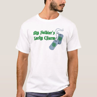 T-shirt chanceux du charme de mon soldat