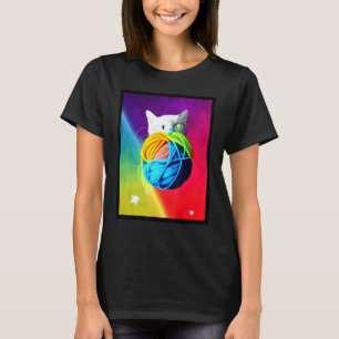 T-shirt Chat dans l'espace tenant un fil coloré