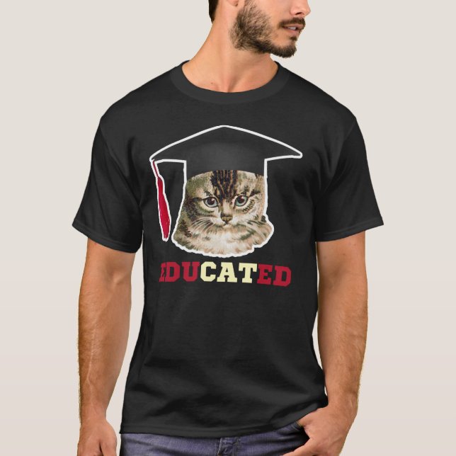 T-shirt Chat éduqué portant une casquette de diplôme (Devant)