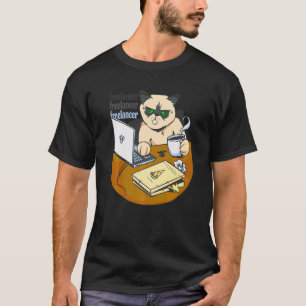 T-shirt chat indépendant travaillant depuis la maison pizz