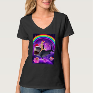 T-shirt Chat montant un requin avec un chapeau de Père Noë