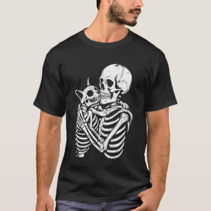 T-shirt Chat qui étreint un squelette Halloween Chat drôle