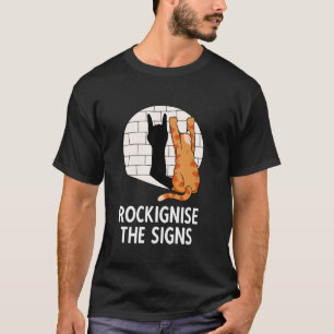T-shirt chat qui se balance montrant un poing métallique r