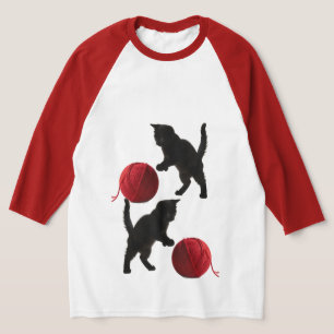 T-shirt Chat silhouette noire, avec boule de laine rouge