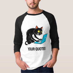 T-shirt Chat surmené tapant sur un ordinateur portable