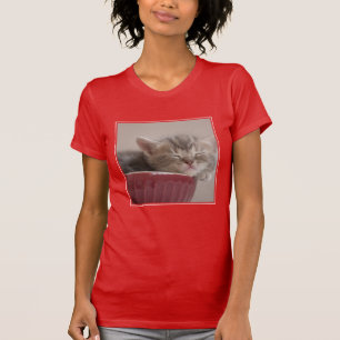 T-shirt Chaton dormant dans une cuvette