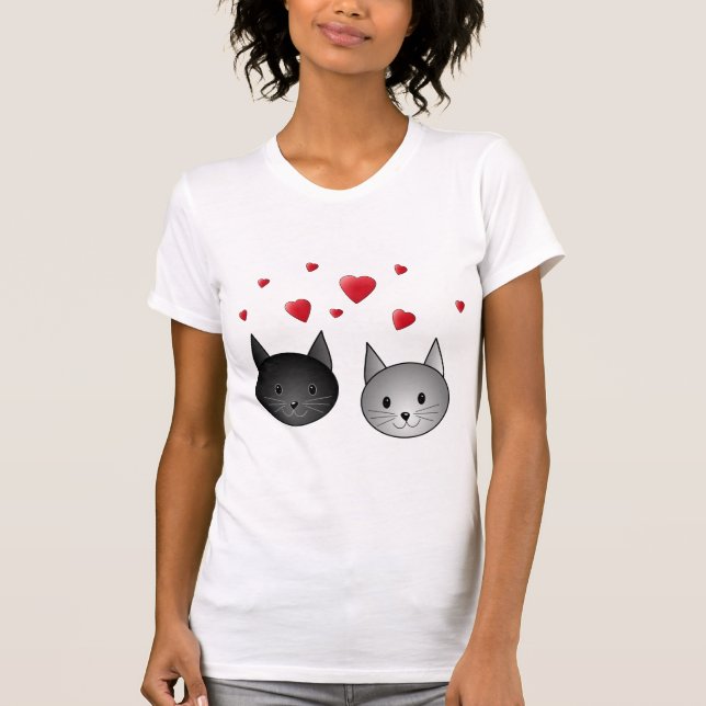T-shirt Chats noirs et gris mignons, avec des coeurs (Devant)