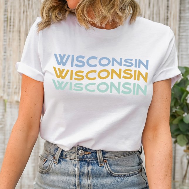 T-shirt Chemise de texte Wisconsin Super Wavy (Embrace your Wisconsin pride with our "Wisconsin Groovy Wavy Text" Shirt – a trendy and spirited exp)