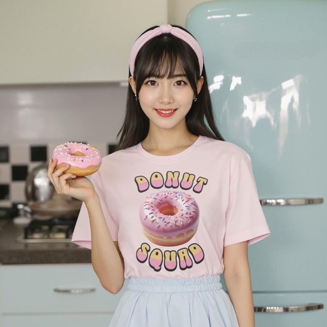 T-shirt Chemise en bois de soie douce rose (Sweet Pink Donut Squad Foodie Shirt.)
