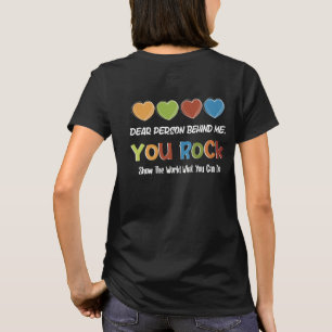 T-shirt "Chère personne derrière moi" avec les coeurs Impr