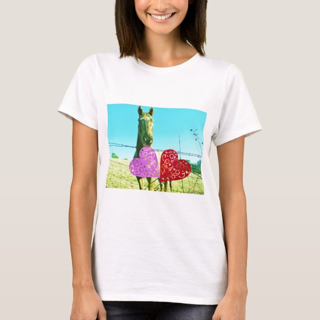 T-shirt Cheval blond et Coeurs rose et rouge (Devant)
