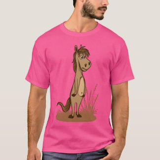 T-shirt cheval debout dégoûtant et ami à bord