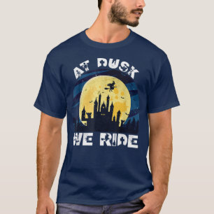 T-shirt Chez Dusk, Nous Voyageons Funny Halloween Witch Co