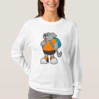 Chien comme randonneur avec sac à dos