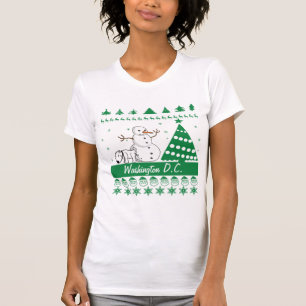 T-shirt Chien faisant pipi sur la ville laide de chandail