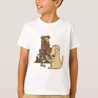T-shirt Chien jouant aux échecs
