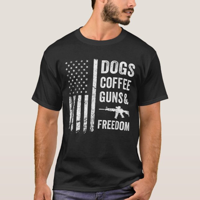 T-shirt CHIENS COFFEE GUNES LIBERTÉ Funny Pro Gun Américai (Devant)