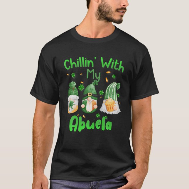 T-shirt Chillin With My Abuela Green Plaid Gnomes St Patri (Devant)
