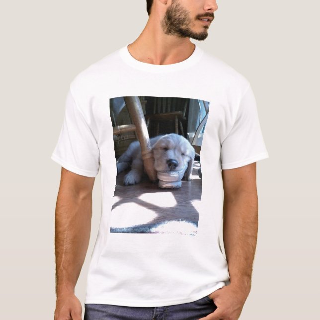 T-shirt Chiot de golden retriever de sommeil (Devant)