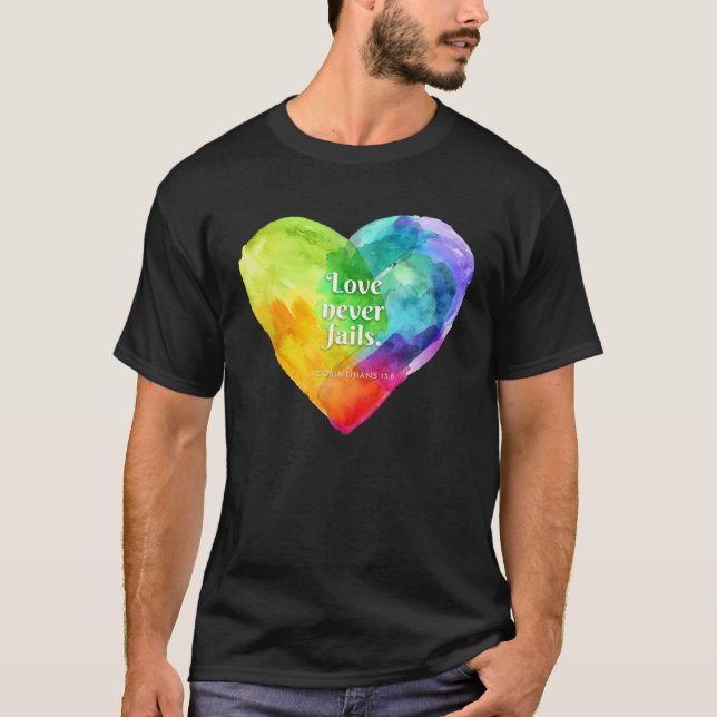 T-shirt Christian Gear for Women Love Never Fails Bible V (Devant)