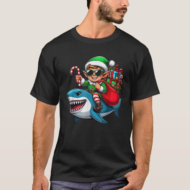 T-shirt Christmas Elf Riding Shark Santa Hat Candy Cane Xm (Devant)