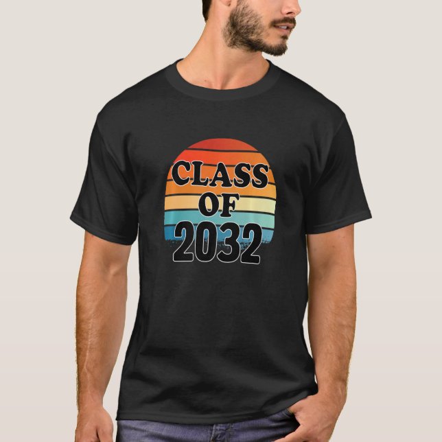 T-shirt Class Of 2032 Senior Graduate Retro Graduation   (Devant)