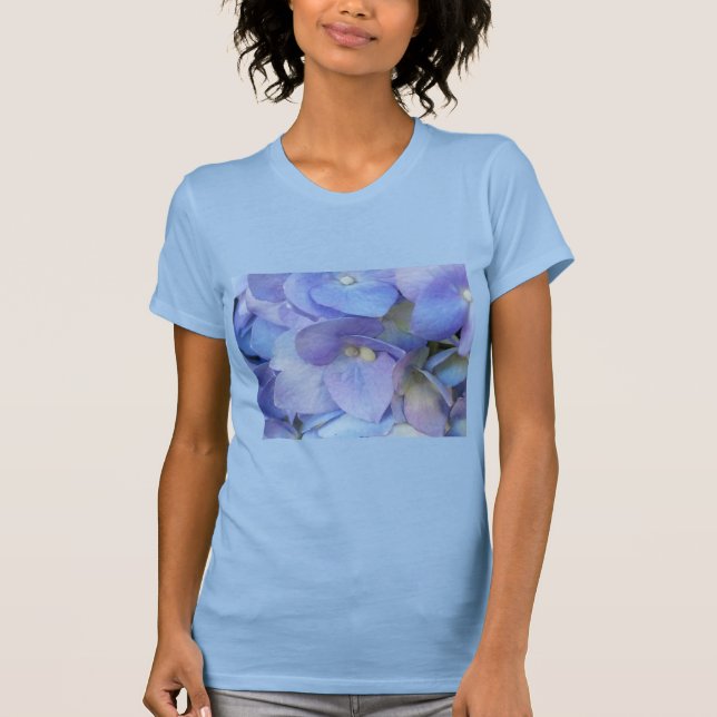 T-shirt closeuse de fleurs d'hydrangée bleue (Devant)