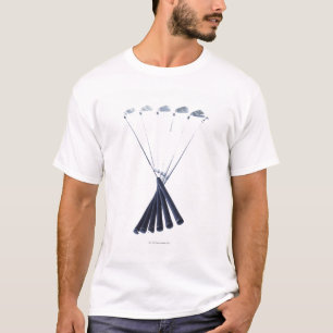 T-shirt Clubs de golf sur l'arrière - plan blanc
