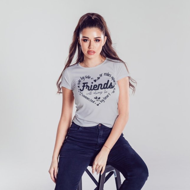 T-shirt Coeur de la typographie de l'amitié (Créateur téléchargé)