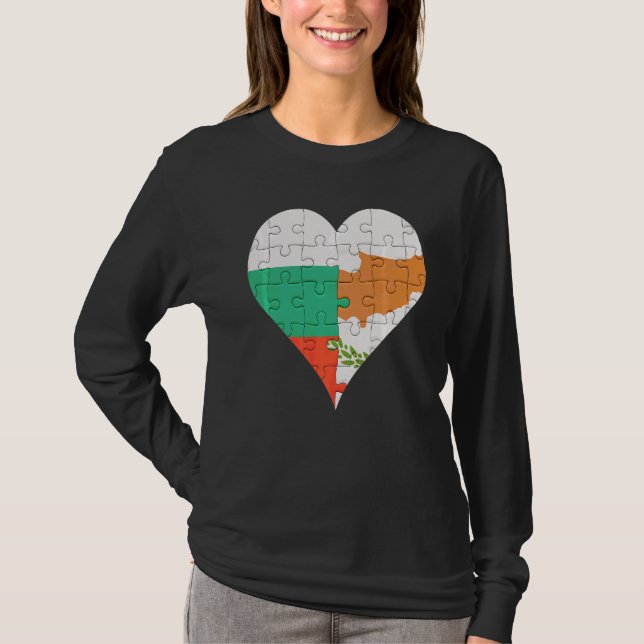 T-shirt Coeur du drapeau chypriote bulgare (Devant)